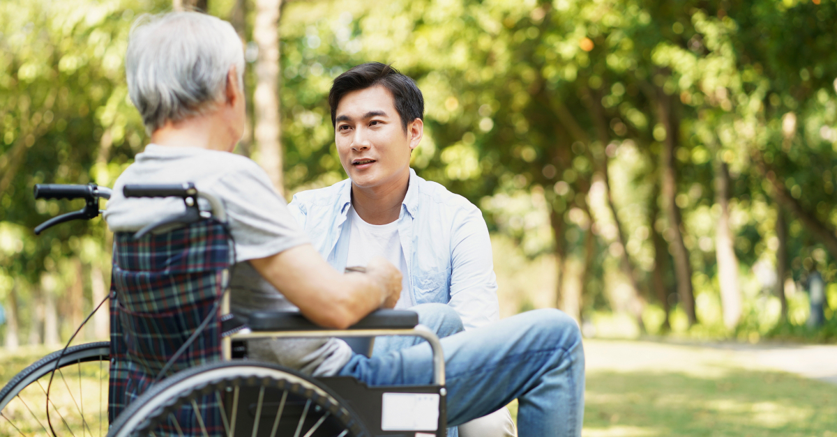 13091 man kneeling down to have conversation with s