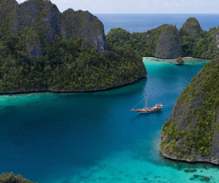 1726696588 9 Luxury diving adventure in Raja Ampat