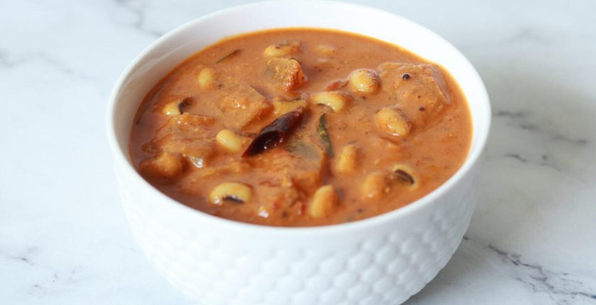 Nalagri Huli | Sambar with Cow Peas & Ash Gourd