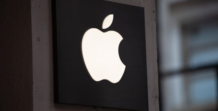 The Apple Store in Turin is placed in Via Roma in the center of the city.